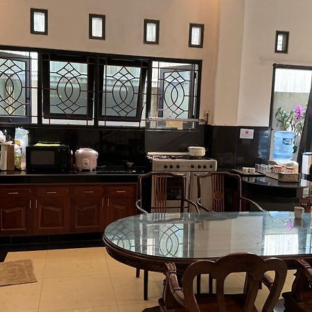 Fora Capsule Hostel Tuban Кута Екстериор снимка
