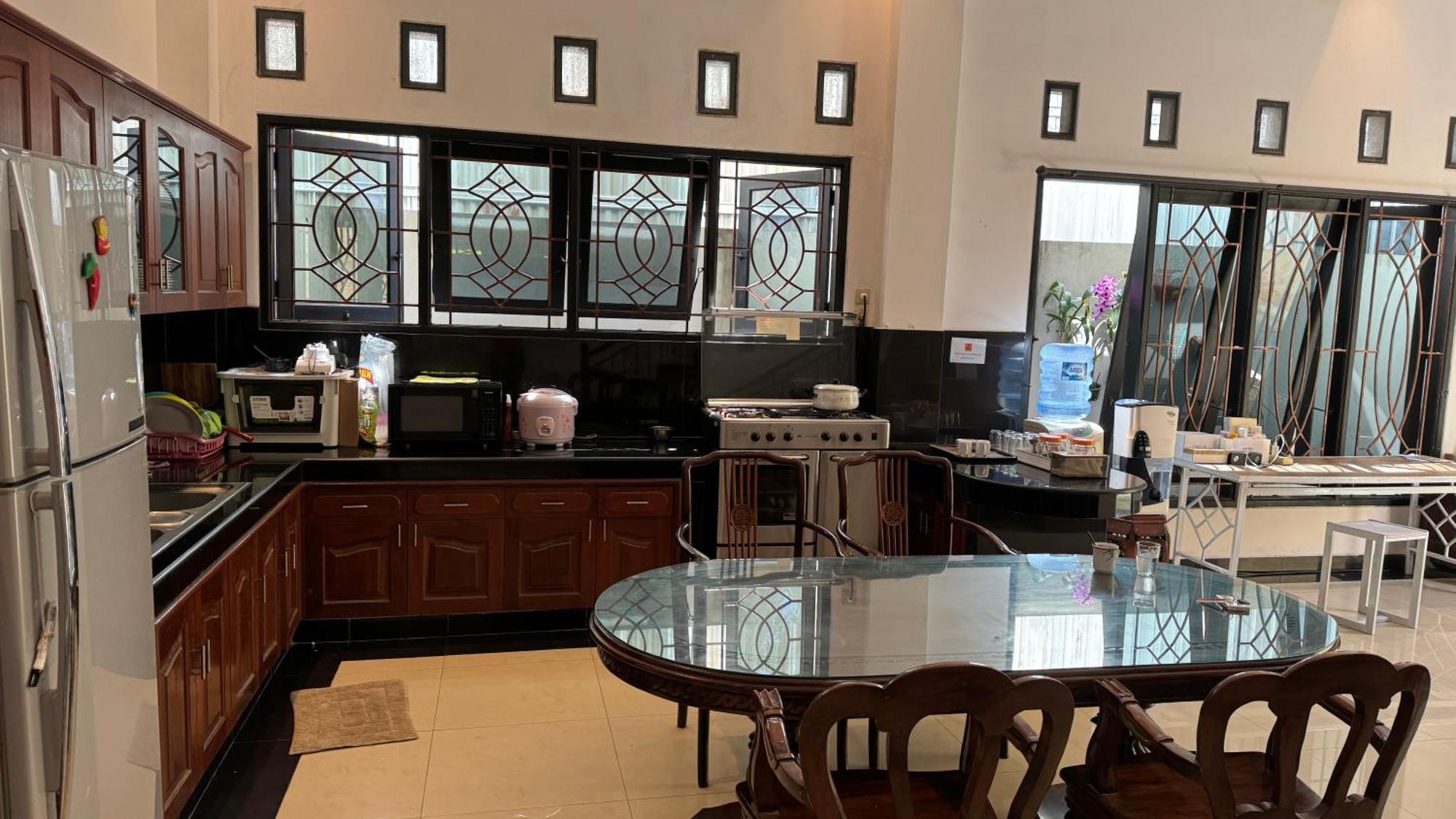 Fora Capsule Hostel Tuban Кута Екстериор снимка