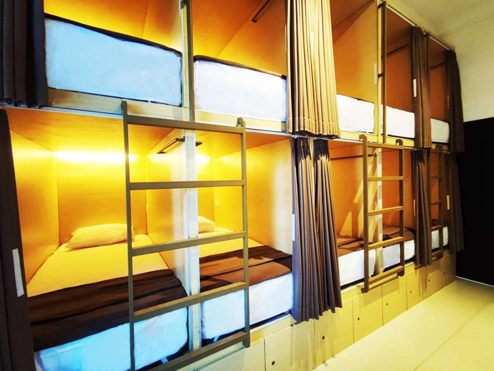 Fora Capsule Hostel Tuban Кута Екстериор снимка